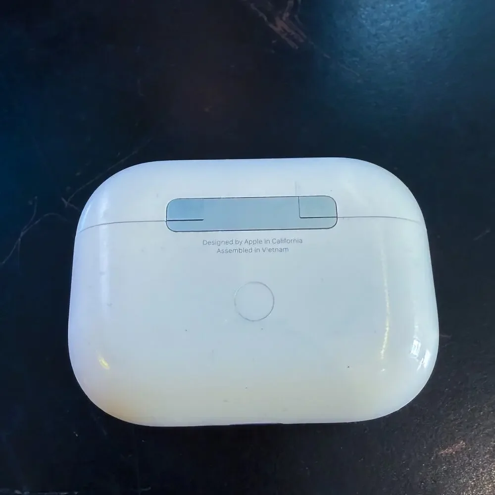Apple AirPods Pro 1st Gen A2084 Lightning Case + Box Good Used Condition